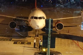 Chim va móp đầu máy bay của Vietjet Air