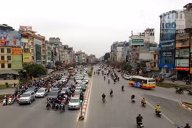 Đường phố Hà Nội thông thoáng trong ngày làm việc đầu tiên của năm mới Bính Thân