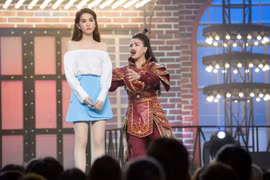 Trà Ngọc Hằng giả trai cưa cẩm, ôm chặt Ngọc Trinh