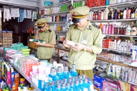 Hàng loạt sản phẩm chăm sóc sắc đẹp bị đình chỉ lưu hành