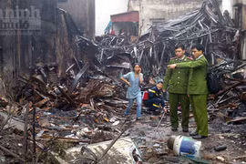 "Đột nhập" hiện trường vụ cháy sập ngôi nhà thép 5 tầng