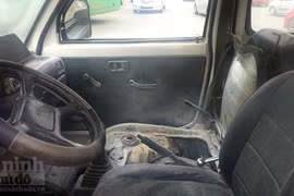 Lại cháy ô tô trên cầu Chương Dương