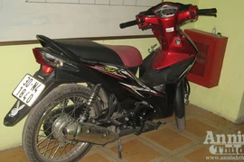 Nữ sinh bị bạn trai kéo lê giữa trời mưa rét