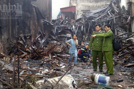 "Đột nhập" hiện trường vụ cháy sập ngôi nhà thép 5 tầng