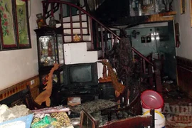 Đốt nến thay gas trong mưa bão, 4 người bị bỏng 