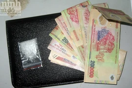 "Bóng đen" xách hàng “đá”, hối lộ cảnh sát