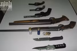 Bảo kê sới bạc “nói chuyện” bằng súng 