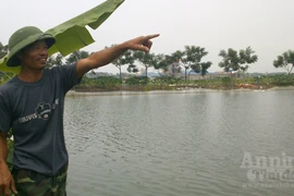 Chấn động: Thiếu nữ 19 âm thầm "vượt cạn", vứt con xuống ao