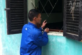 Nửa đêm ra bãi rác... chôn két bạc