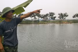 Chấn động: Thiếu nữ 19 âm thầm "vượt cạn", vứt con xuống ao