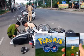 Hà Nội: Nhiều người vi phạm giao thông do mải "săn" Pokemon GO