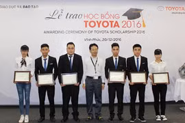 Toyota Việt Nam trao học bổng cho 115 sinh viên suất sắc