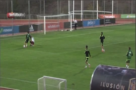 Chiêm ngưỡng clip vua phá lưới EPL biến “thánh Iker” thành “gã hề”