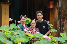 Nghệ sĩ Trà My và đạo diễn Trọng Phúc ra mắt ca khúc "Xá lợi Phật linh thiêng trên đất Việt"