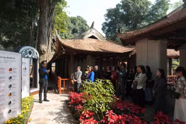 Bia đá Văn Miếu Quốc Tử Giám kể chuyện đào tạo và sử dụng nhân tài