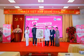 Những nụ cười ở Bệnh viện Phụ sản Trung ương trong ngày 8-3