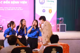 Mang âm nhạc tới Bệnh viện Ung bướu Nghệ An