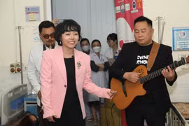 Hành trình yêu thương: Mang âm nhạc tới các bệnh viện ở TP.HCM