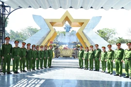 Văn phòng Cơ quan Cảnh sát Điều tra- Bộ Công an: Tổ chức hành trình về nguồn và đền ơn đáp nghĩa