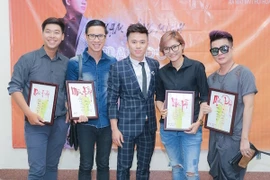 Phạm Hồng Minh chính thức ra MV "Màu đời" 