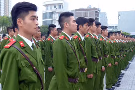 Bế giảng khóa huấn luyện gần 300 chiến sỹ phục vụ có thời hạn trong CAND