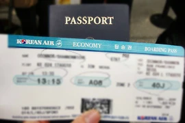 Rước họa vì "sống ảo" với visa, hộ chiếu, vé máy bay…