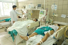 Hà Nội chính thức cấm bày bán rượu thủ công không tem nhãn