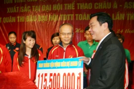 UBND TP Hà Nội thưởng 115 triệu cho HLV, VĐV đoạt huy chương ASIAD
