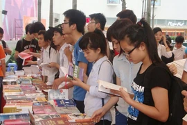 Bảo vệ tác quyền văn học: “Đứa con” chưa lớn