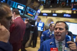 “Đá ngầm” rủi ro tài chính