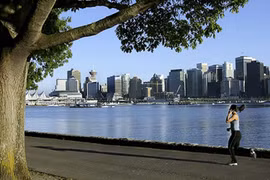 Triệu phú Trung Quốc ồ ạt xin nhập cảnh Canada