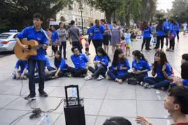 Sống là sẻ chia, đâu chỉ nhận riêng mình