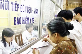 Khám chữa bệnh ngày nghỉ cũng được hưởng BHYT