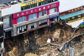 Quảng Đông: Sập công trình tàu điện ngầm đang xây