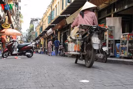 Chưa lát đá lòng đường 11 tuyến phố cổ