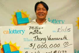 Đi cắt tóc, trúng thưởng 1 triệu USD 