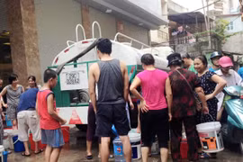 Người dân thiếu nước sạch vì vỡ đường ống liên tục