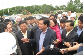 Đẩy nhanh thi công, thông hầm, thông đường cho người dân