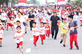 Hơn 7.000 người tham gia chạy vì giáo dục