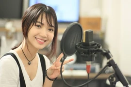 "Thánh nữ Bolero" chính thức tấn công showbiz