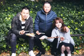 Khắc Tiệp lần đầu đăng ảnh Ngọc Trinh- tỉ phú Hoàng Kiều