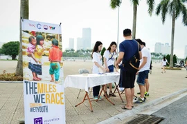 Hoa hậu Kỳ Duyên, Á hậu Tú Anh tham gia chạy "Kết nối Tuổi trẻ 2015"