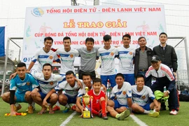 Báo ANTĐ vô địch giải bóng đá "Điện tử điện lạnh Việt Nam 2016"