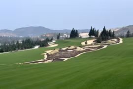 Trải nghiệm đặc biệt trên sân golf đẹp nhất châu Á
