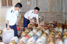 Tăng cường chống buôn lậu xăng dầu