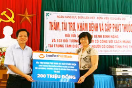 Trao tặng máy phát điện cho trung tâm điều dưỡng người có công