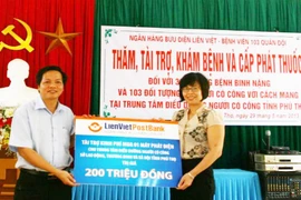 Trao tặng máy phát điện cho trung tâm điều dưỡng người có công