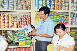 Thủ tướng yêu cầu báo cáo việc giá sữa tăng cao