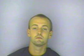 Bắn chết cả gia đình bạn gái rồi tự sát