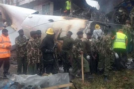 Kenya: Máy bay chở hàng đâm vào tòa nhà thương mại